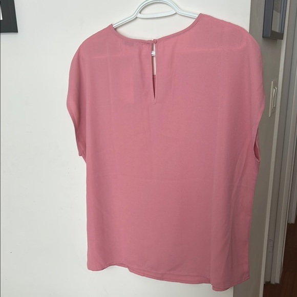 ⭐️39. NWT Women's Suzy Shier Short Sleeve Blouse - Picture 2 of 3
